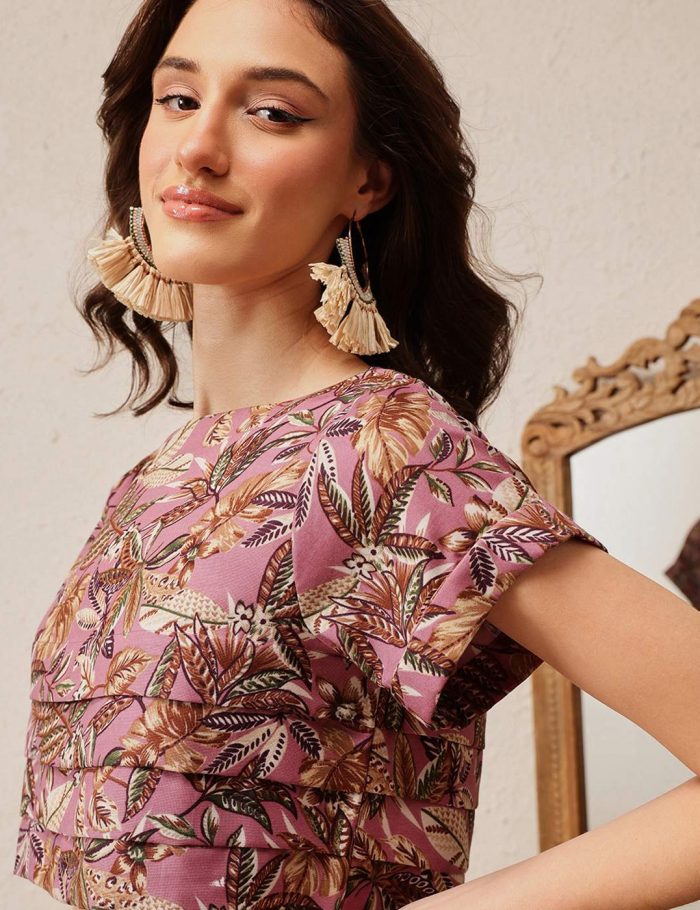 -1117Wx1400H-701367564-pink-MODEL5